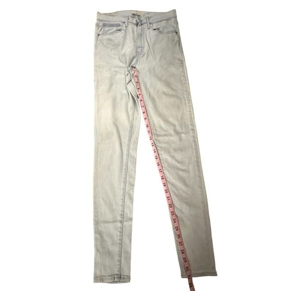 Levi’s ~ Women’s light wash Mile High Super Skinny Jeans ~ size 28/32 - Picture 12 of 12